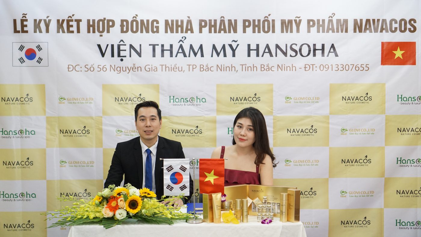 Lễ kí kết hợp đồng nhà phân phối